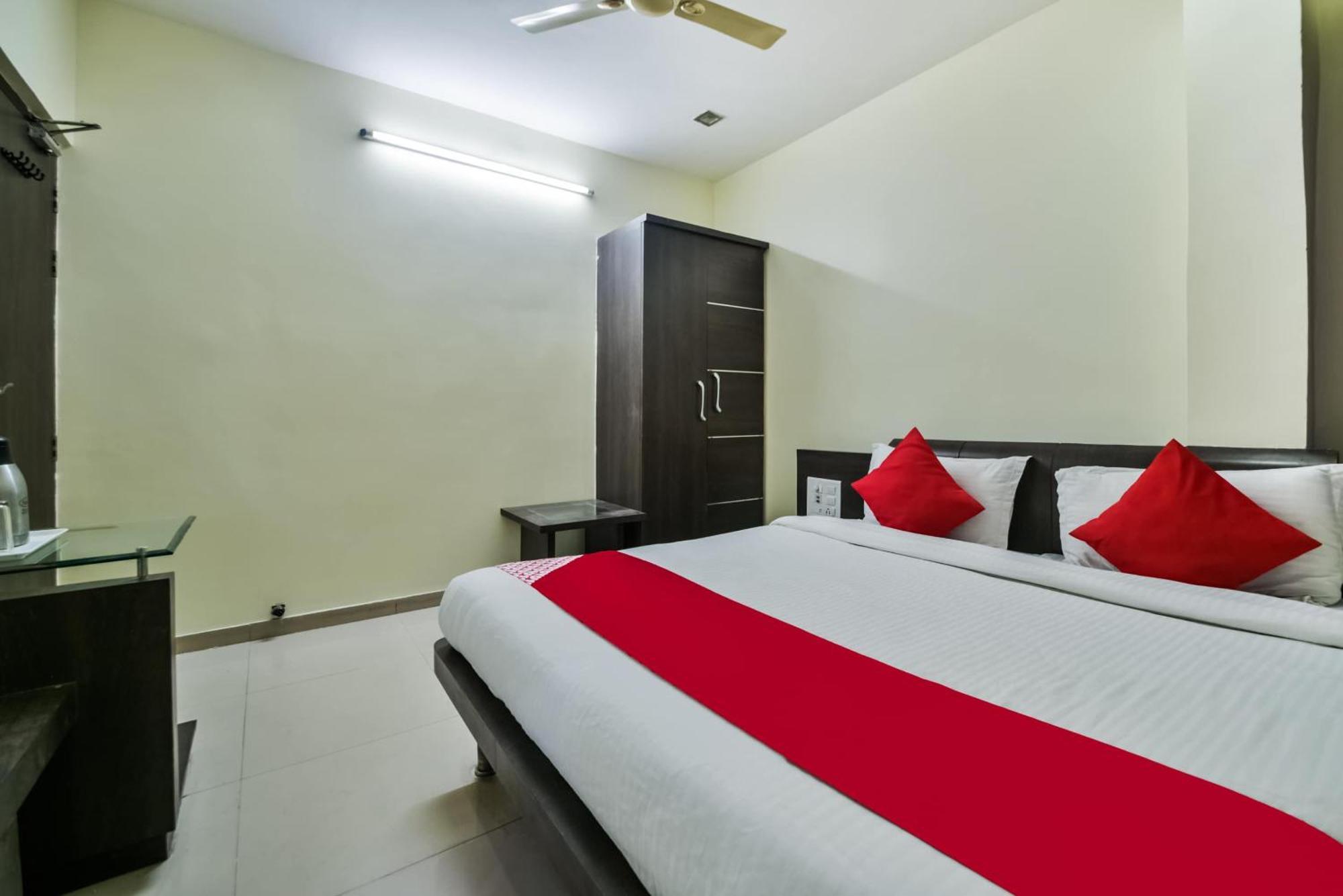 Oyo Hotel Ajanta Hamirgarh エクステリア 写真